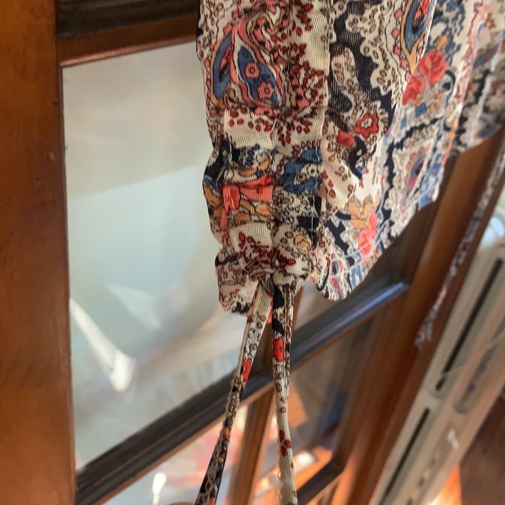 Short sleeve Paisley pattern blouse - Picture 3 of 8